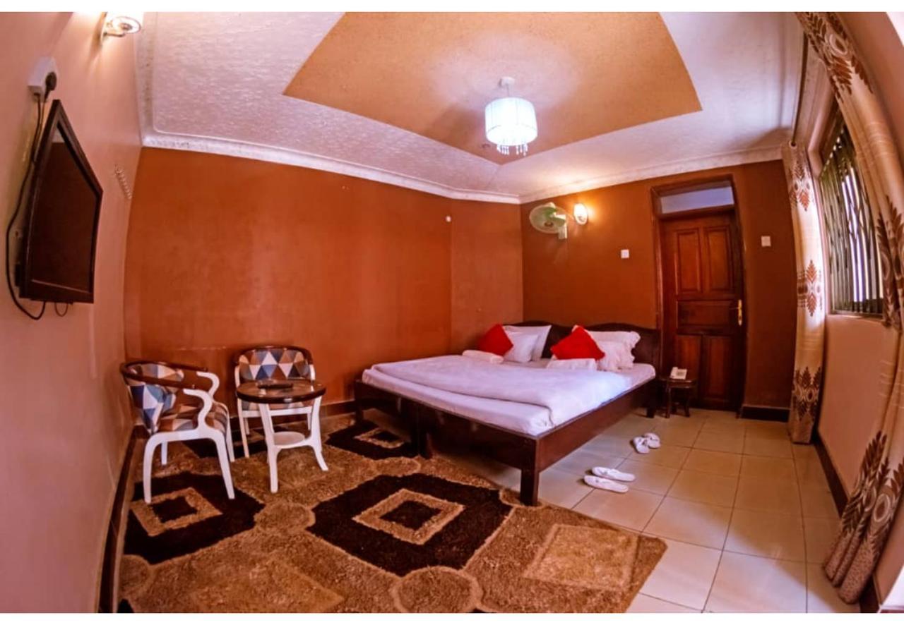 Royal Lake View Gardens Kampala Kültér fotó