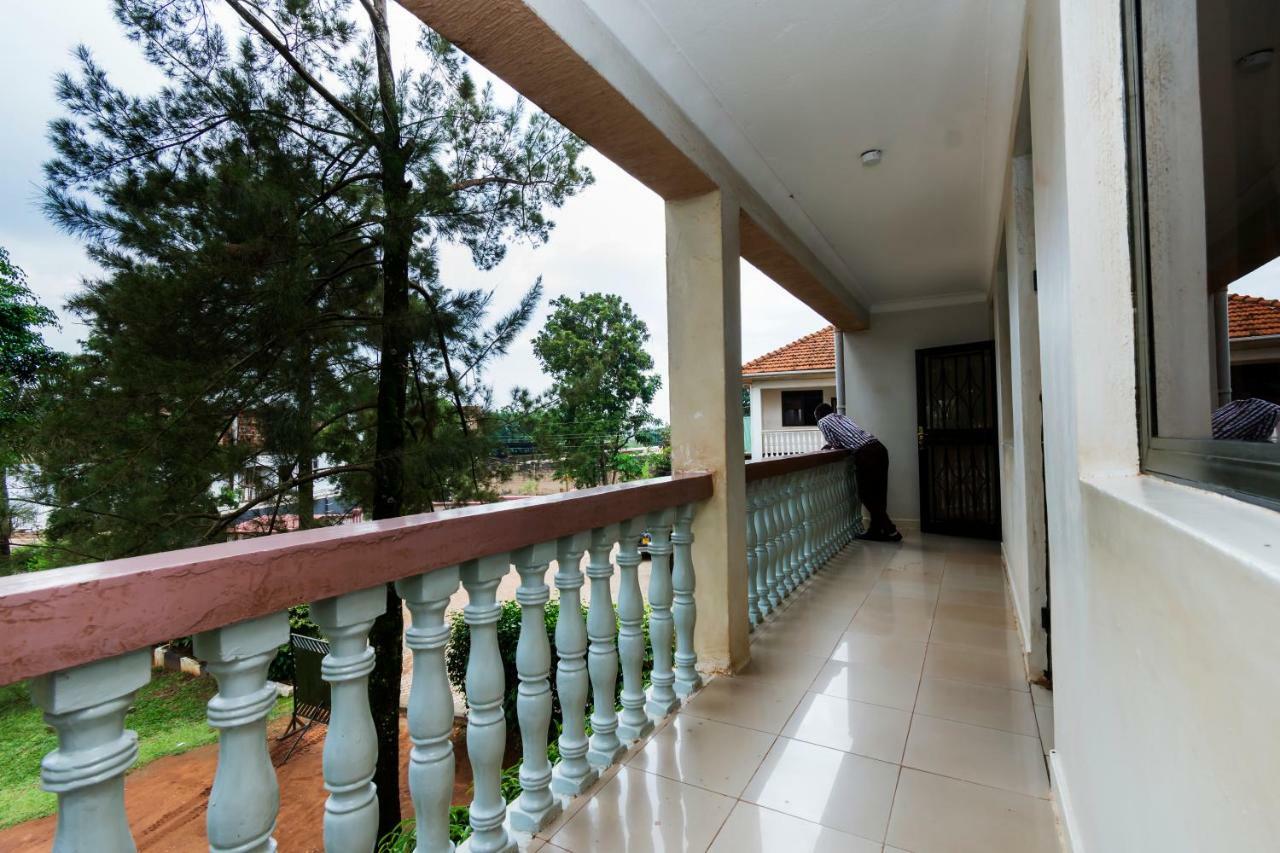 Royal Lake View Gardens Kampala Kültér fotó